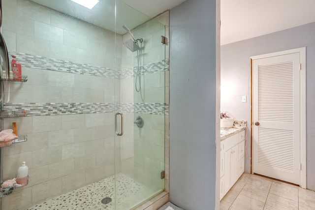 921 Overhill Drive, Bedford, TX 76022