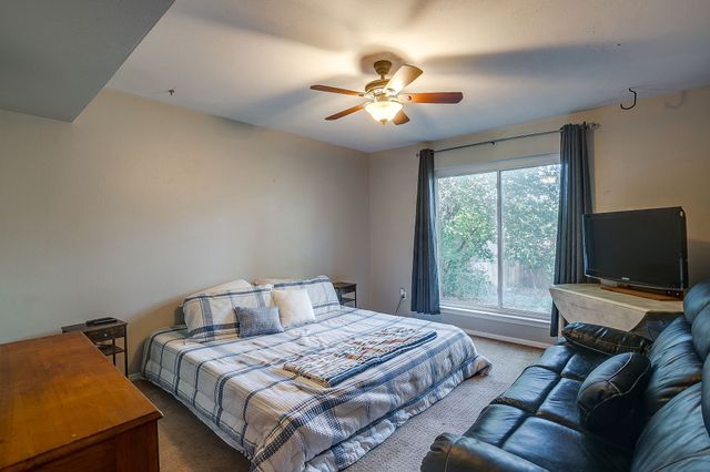 921 Overhill Drive, Bedford, TX 76022