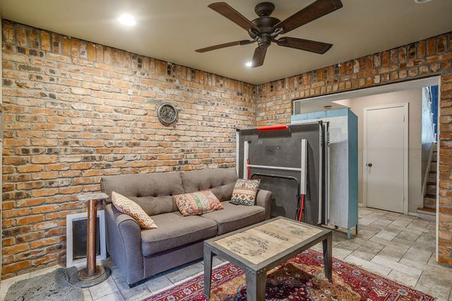 921 Overhill Drive, Bedford, TX 76022