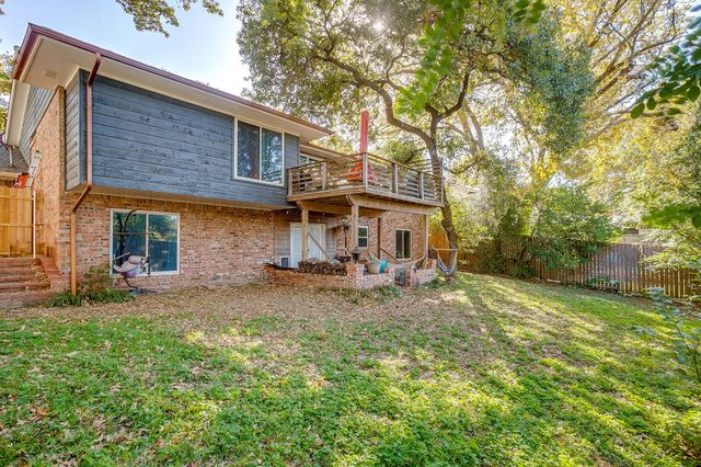 921 Overhill Drive, Bedford, TX 76022