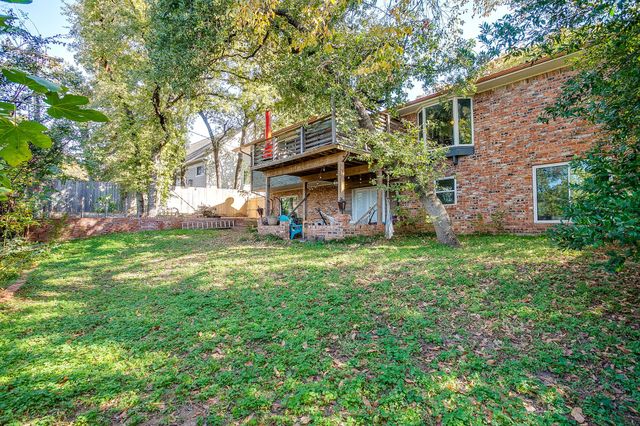 921 Overhill Drive, Bedford, TX 76022