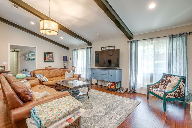 921 Overhill Drive, Bedford, TX 76022