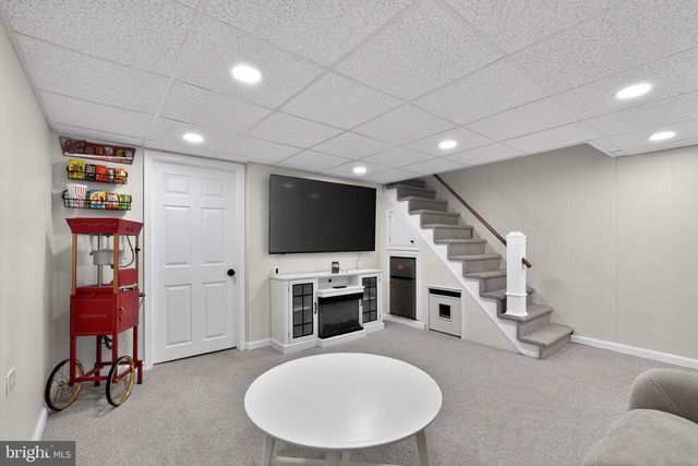 6 FRANKLIN AVE, Phoenixville, PA 19460