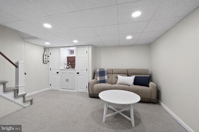 6 FRANKLIN AVE, Phoenixville, PA 19460