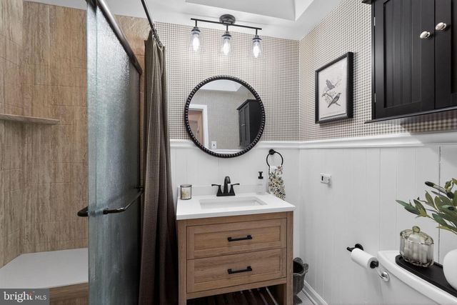 6 FRANKLIN AVE, Phoenixville, PA 19460