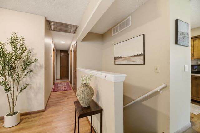 4109 N Danbury St, Bel Aire, KS 67220