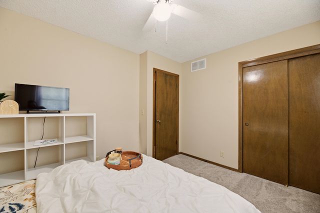 4109 N Danbury St, Bel Aire, KS 67220