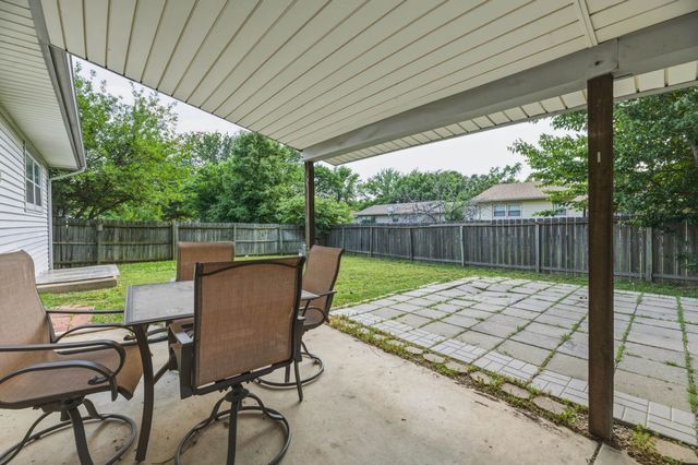 4109 N Danbury St, Bel Aire, KS 67220