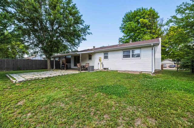 4109 N Danbury St, Bel Aire, KS 67220