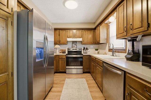 4109 N Danbury St, Bel Aire, KS 67220