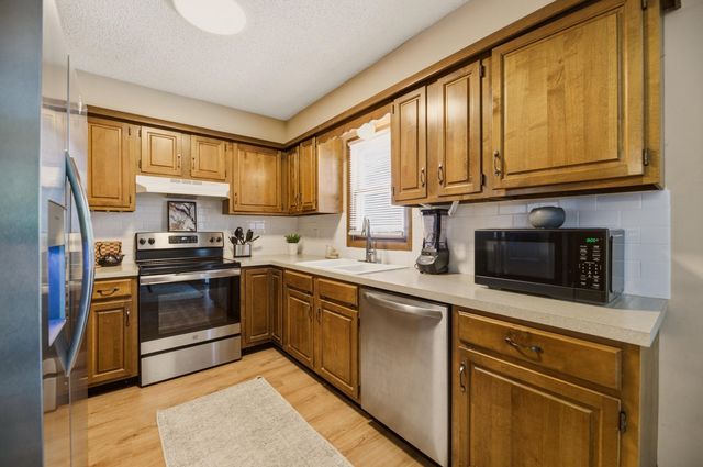 4109 N Danbury St, Bel Aire, KS 67220