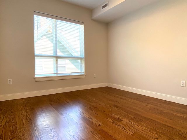1 Everett St. 201, Boston, MA 02134