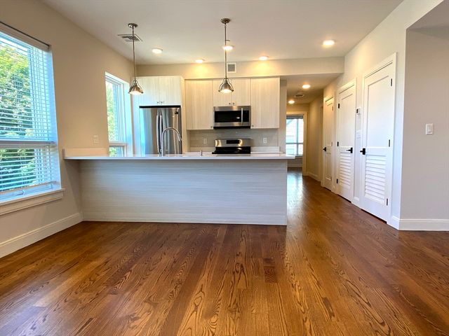 1 Everett St. 201, Boston, MA 02134