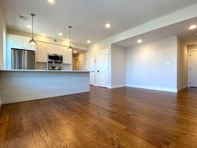 1 Everett St. 201, Boston, MA 02134