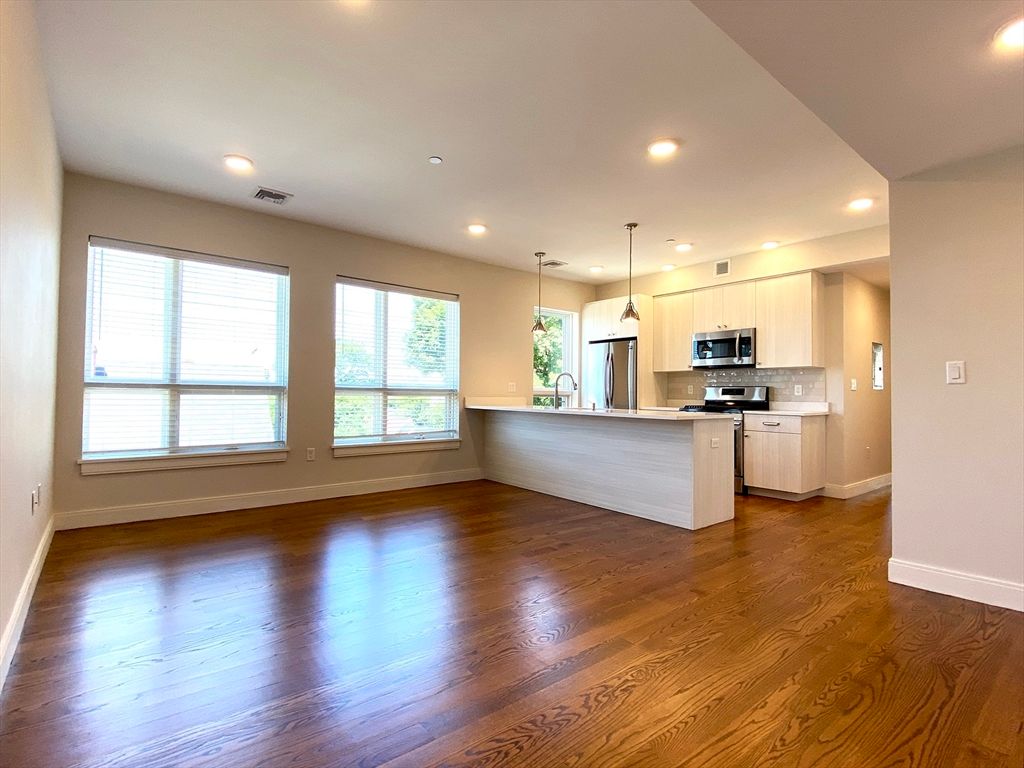 1 Everett St. 201, Boston, MA 02134