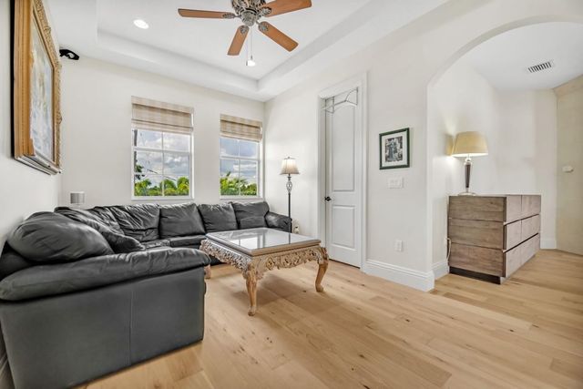 1261 NE 27th Way, Pompano Beach, FL 33062