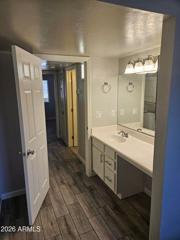 3818 E EARLL Drive 6, Phoenix, AZ 85018