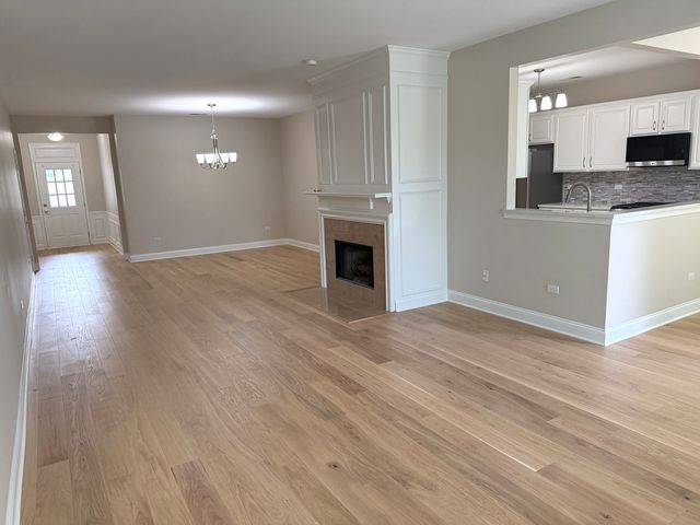 13053 Dearborn Trail, Huntley, IL 60142