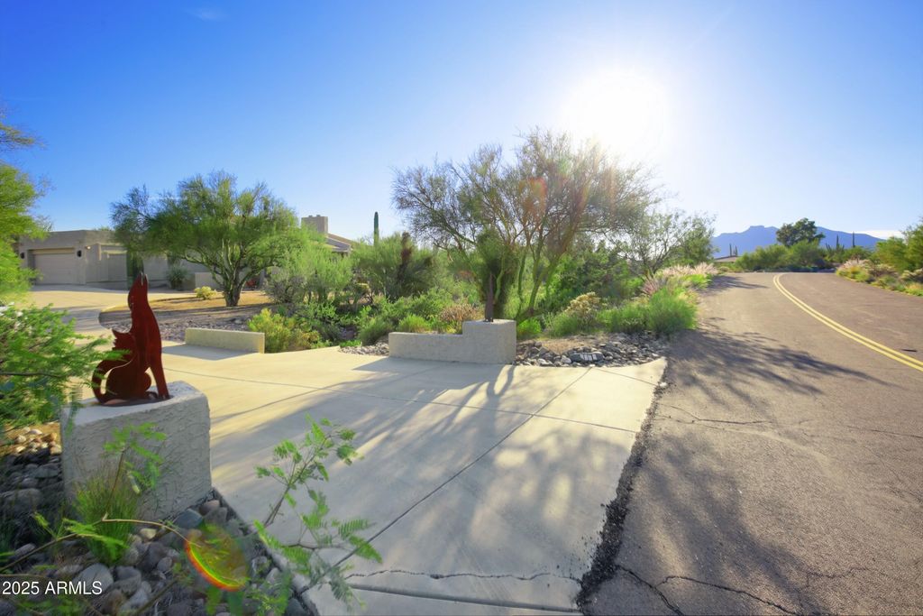 8249 E CAREFREE Drive, Carefree, AZ 85377 — photo 3