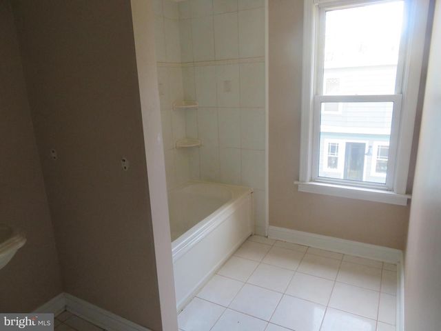 125 W COTTAGE AVE, Haddonfield, NJ 08033