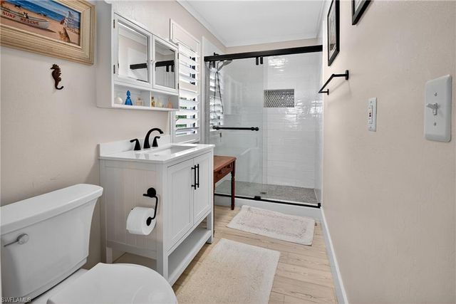 190 Tahiti CIR, Naples, FL 34113