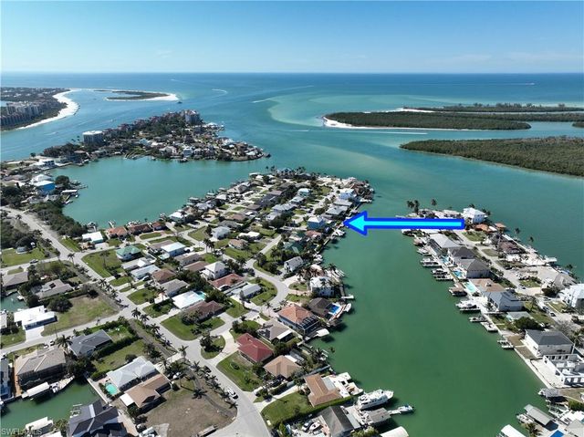 190 Tahiti CIR, Naples, FL 34113