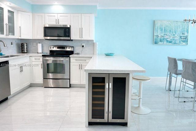 19370 Collins Avenue 1121, Sunny Isles Beach, FL 33160