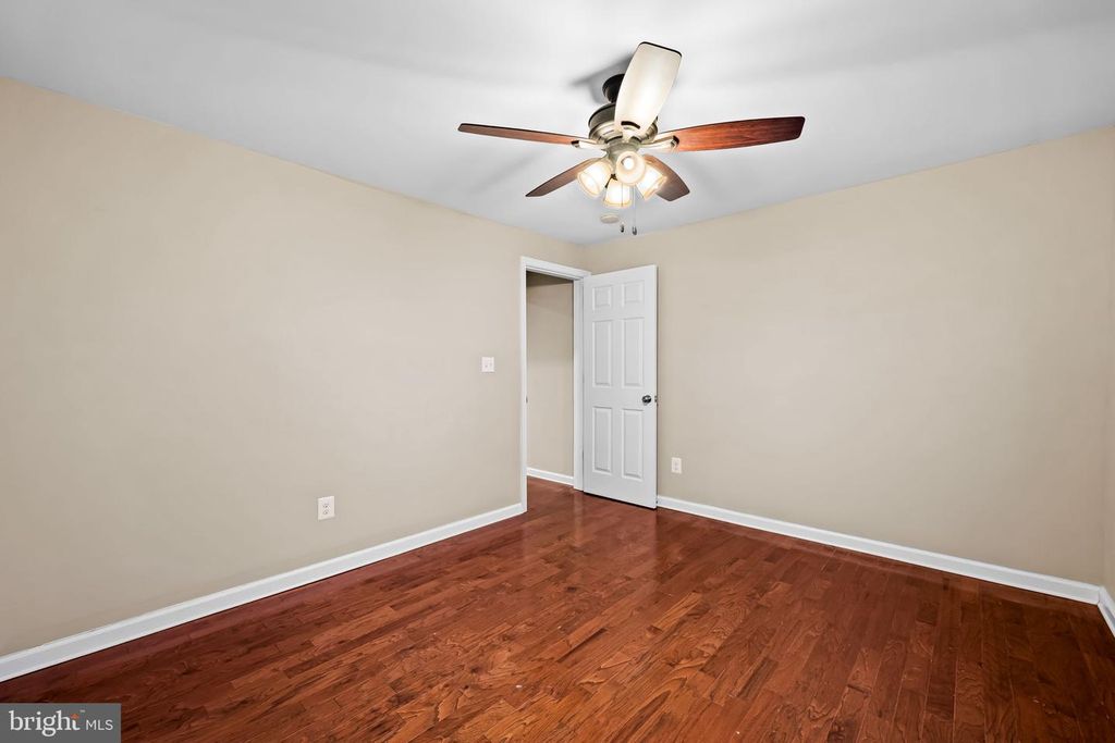 Image 15 of property listing at 1817 DUNMERE RD, Baltimore, MD 21222