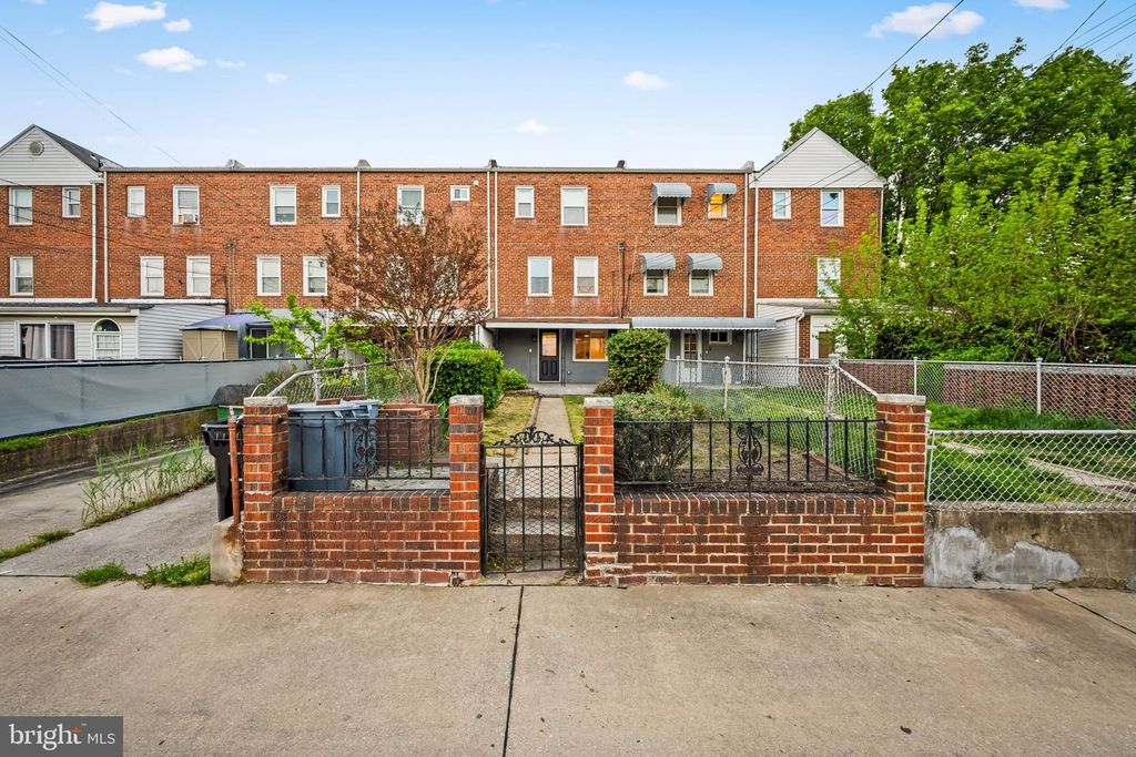 Image 27 of property listing at 1817 DUNMERE RD, Baltimore, MD 21222