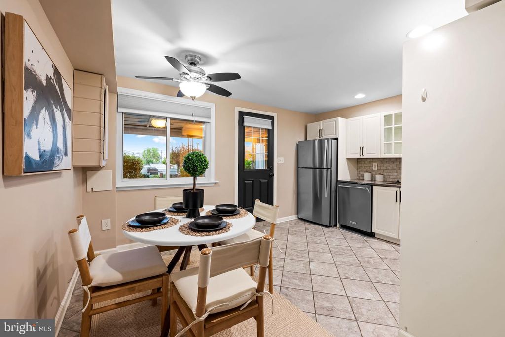 Image 7 of property listing at 1817 DUNMERE RD, Baltimore, MD 21222