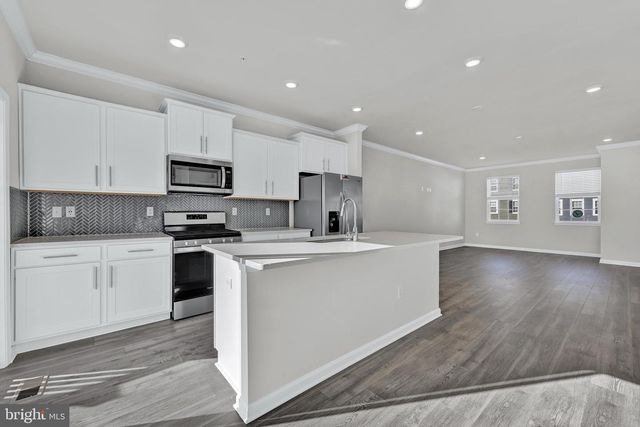 5015 SILVER OAK DR, Rosedale, MD 21237