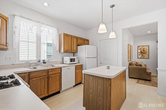 442 Bluebird Drive, Monroe, NJ 08831