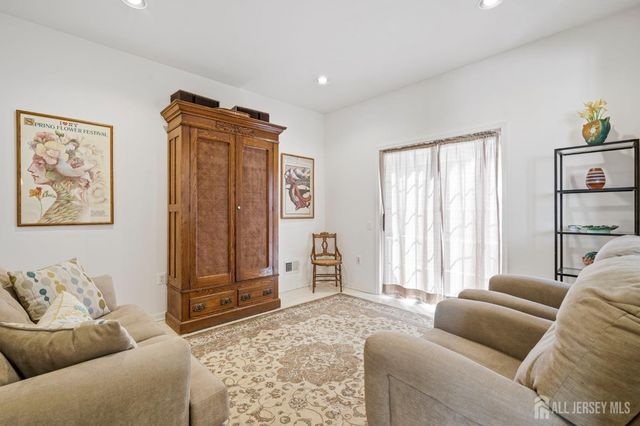 442 Bluebird Drive, Monroe, NJ 08831