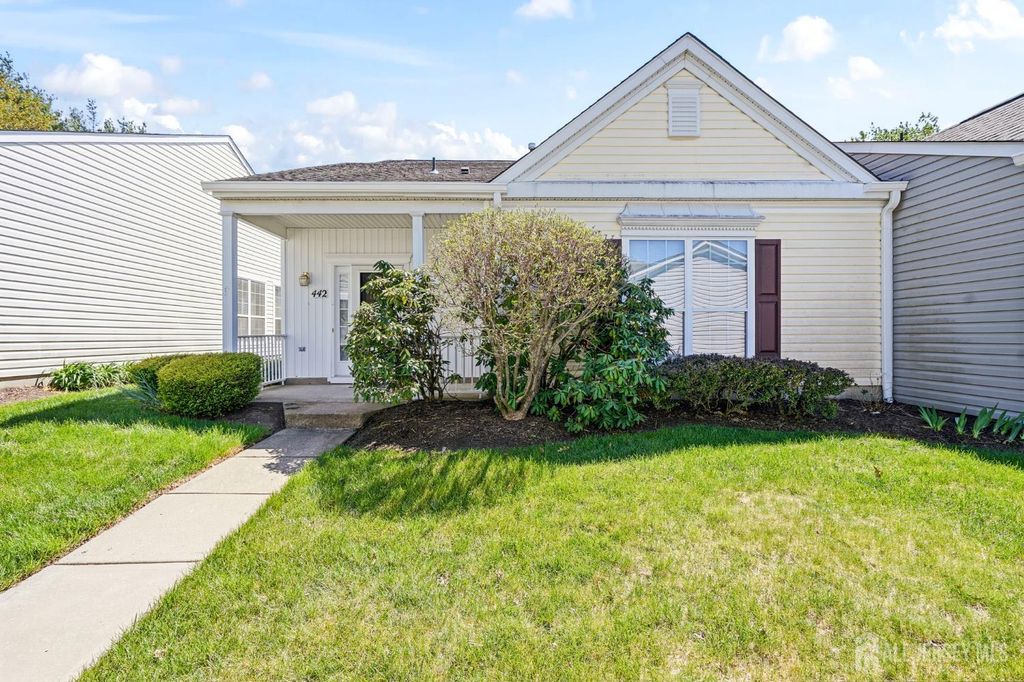 442 Bluebird Drive, Monroe, NJ 08831