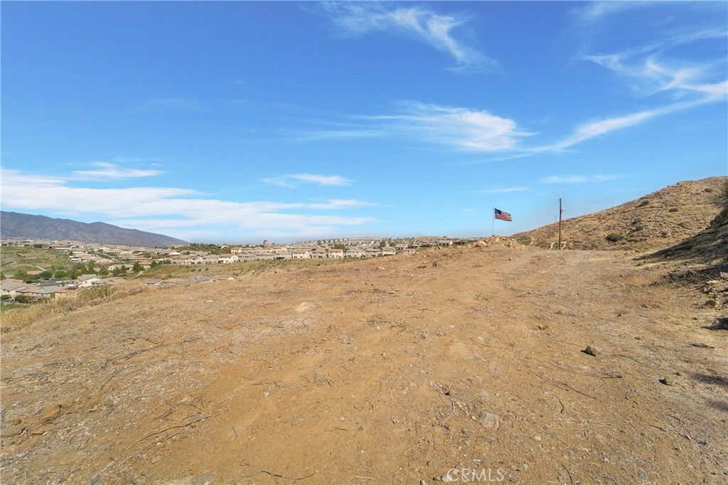 Image 14 of property listing at 11085 Canyon Circle, Corona, CA 92883