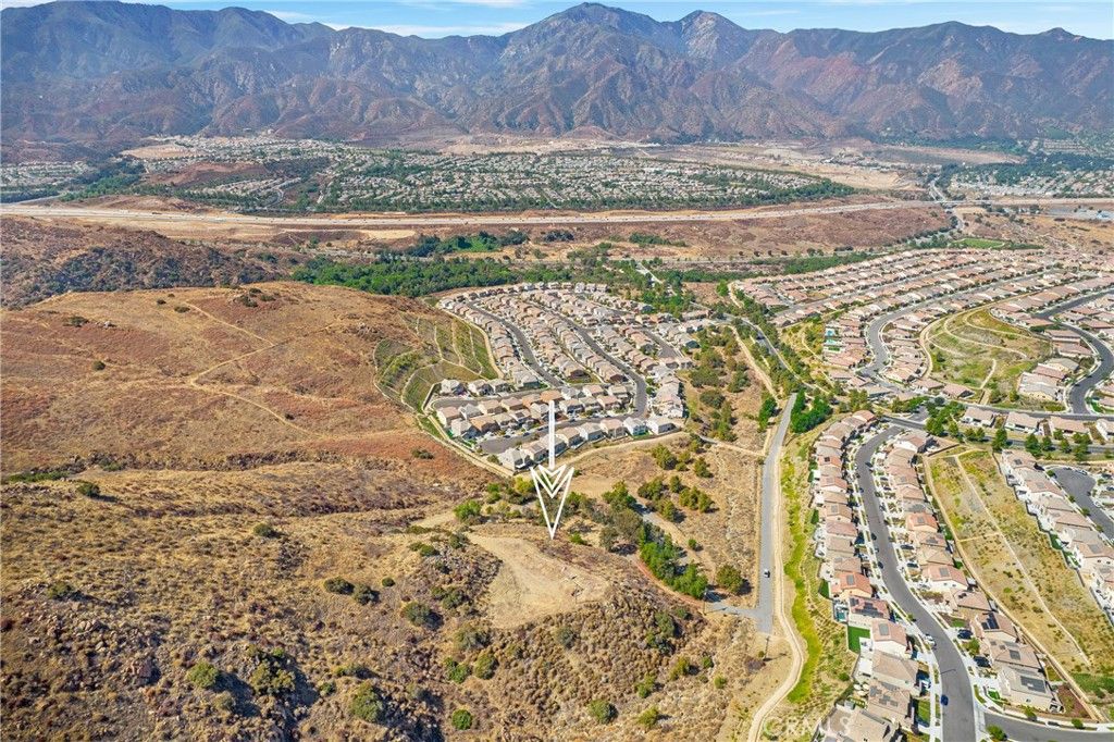 Image 15 of property listing at 11085 Canyon Circle, Corona, CA 92883