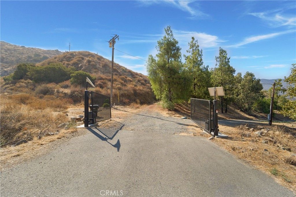 Image 30 of property listing at 11085 Canyon Circle, Corona, CA 92883