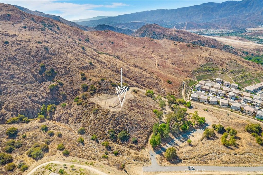 Image 5 of property listing at 11085 Canyon Circle, Corona, CA 92883