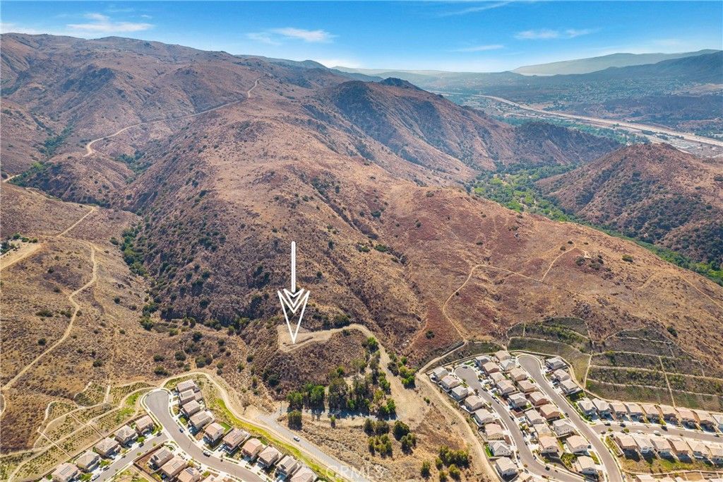 Image 6 of property listing at 11085 Canyon Circle, Corona, CA 92883