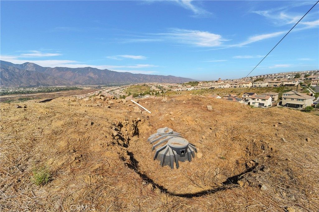 Image 8 of property listing at 11085 Canyon Circle, Corona, CA 92883