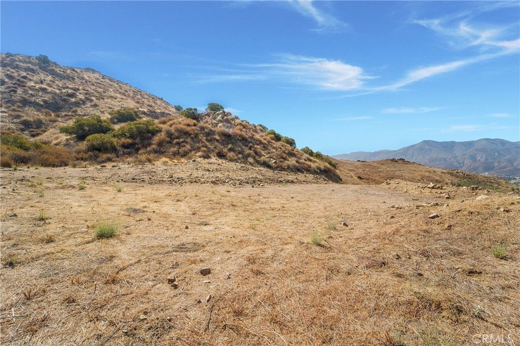 Image 9 of property listing at 11085 Canyon Circle, Corona, CA 92883