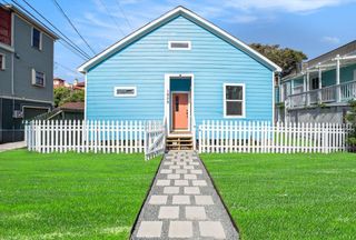 1809 19th Street, Galveston, TX 77550