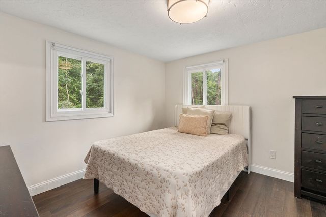 17 Minuteman Lane, Plymouth, MA 02360