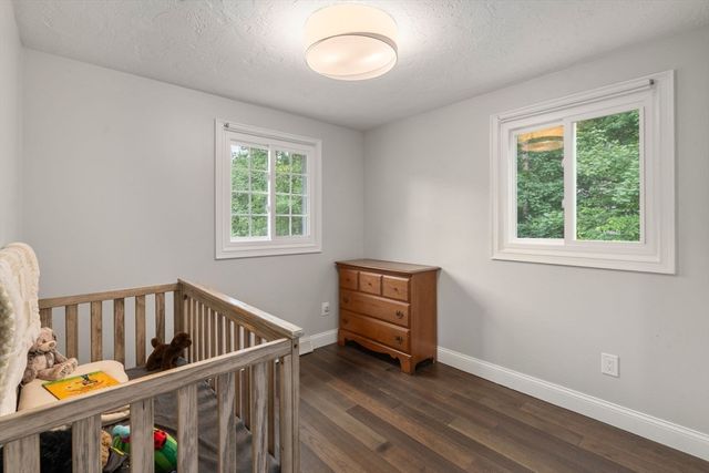 17 Minuteman Lane, Plymouth, MA 02360