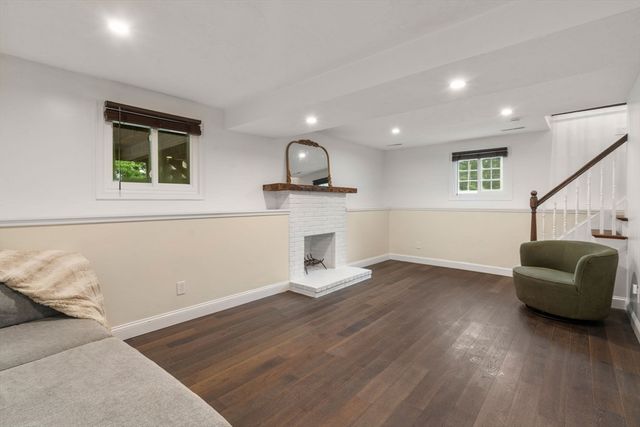 17 Minuteman Lane, Plymouth, MA 02360