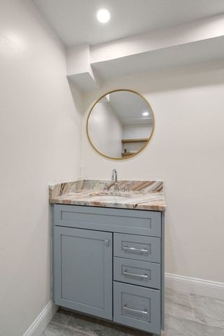 17 Minuteman Lane, Plymouth, MA 02360
