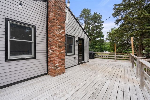 17 Minuteman Lane, Plymouth, MA 02360