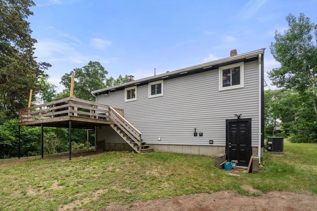17 Minuteman Lane, Plymouth, MA 02360