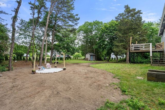 17 Minuteman Lane, Plymouth, MA 02360