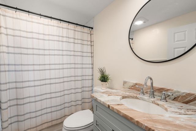 17 Minuteman Lane, Plymouth, MA 02360
